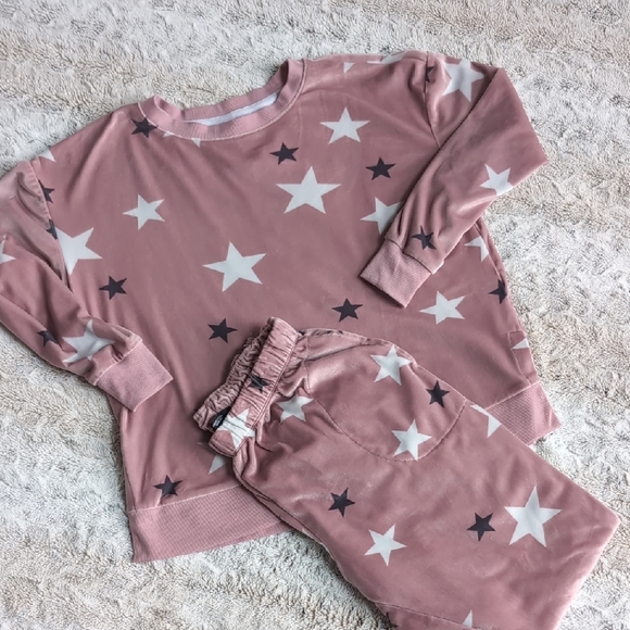 Simply Vera Vera Wang Other - Simply Vera Vera Wang Relaxed Fit Velour Jogger Lounge Set